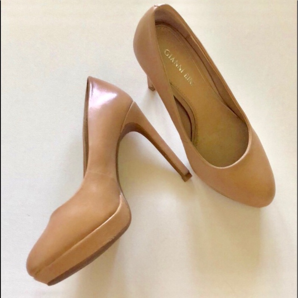Gianni Bini Nude Pumps